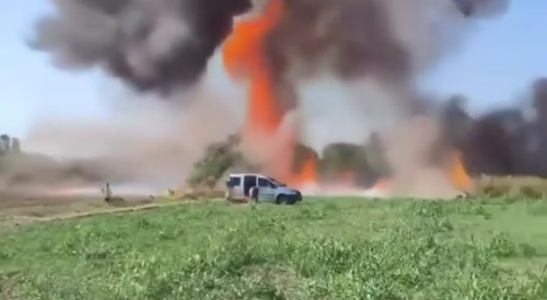 Airplane Roll Maneuver Goes Horribly Wrong