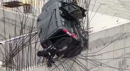 Indian SUV smash