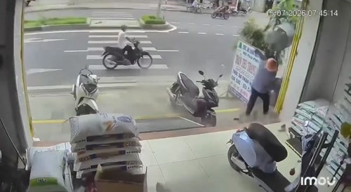 Barrel Explodes On Retard