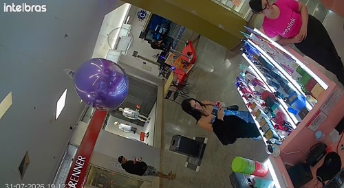 Theft at the WePink store in Ja&uacute;, S&atilde;o Paulo, Brazil