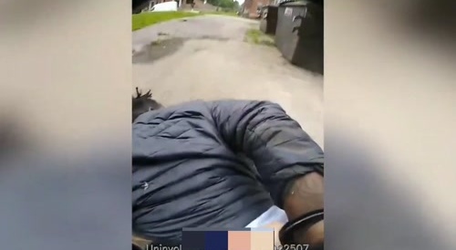 Robbery Suspect Shoots at Cops - They Shoot Back