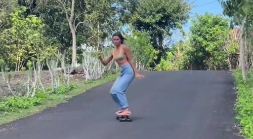 Skull pain skate