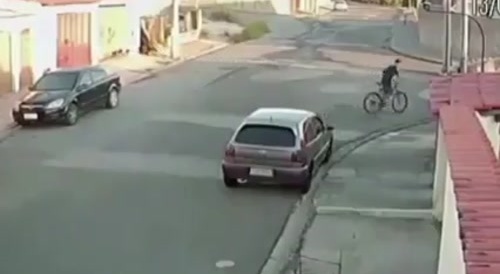 Delivery person entering a dangerous neighborhood